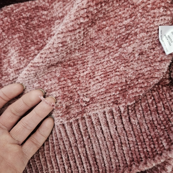 Sweater - Picture 3 of 3